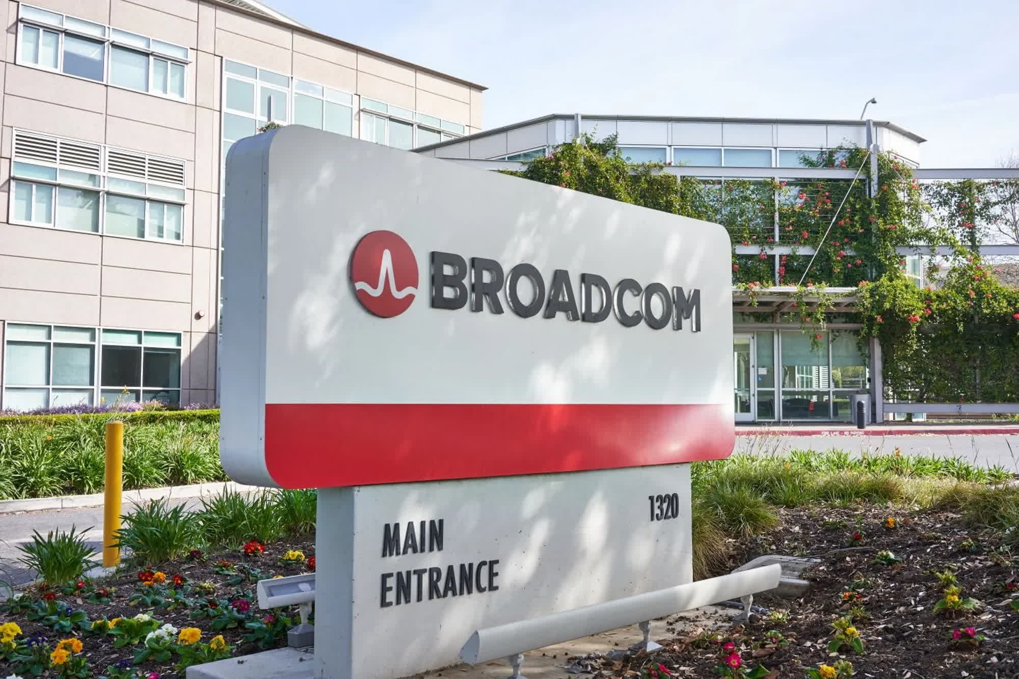 Broadcom's Proposed VMware Price Hike: A 1050% Increase For AT&T Broadcom's Proposed VMware Price Hike: A 1050% Increase For AT&T