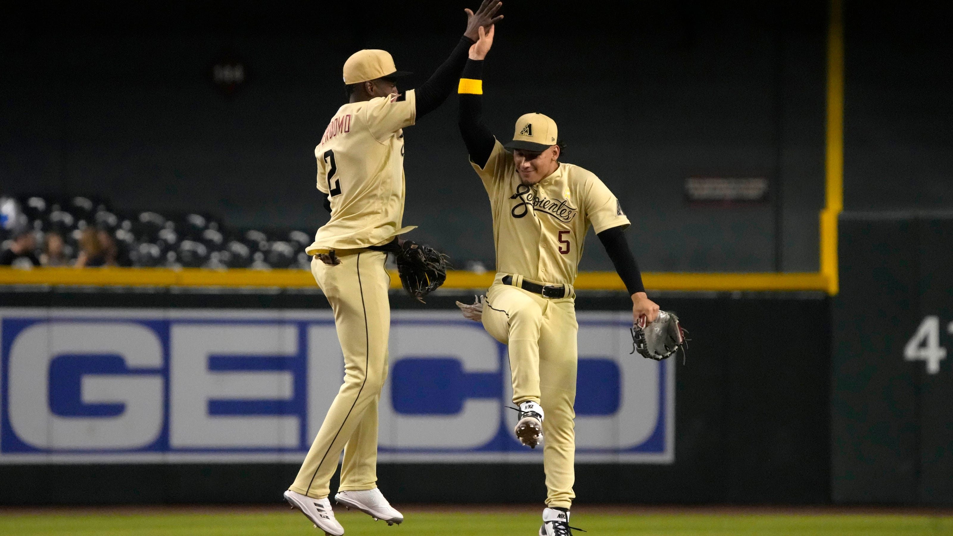 Diamondbacks' Stunning Ninth Inning Rally Secures Win Over Brewers Diamondbacks' Stunning Ninth Inning Rally Secures Win Over Brewers