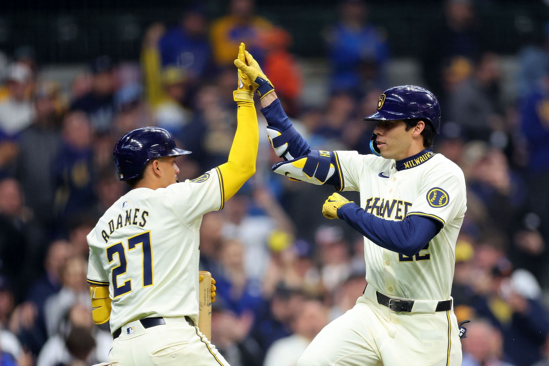 Giants' Flores And Lee Deliver Again In Victory Over Brewers Giants' Flores And Lee Deliver Again In Victory Over Brewers