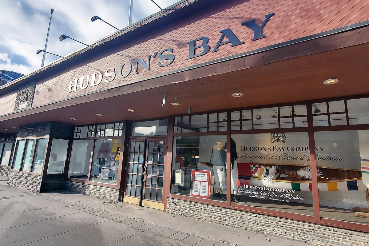 Hudson's Bay Closing Sales: 70% Markdowns On Remaining Inventory Hudson's Bay Closing Sales: 70% Markdowns On Remaining Inventory