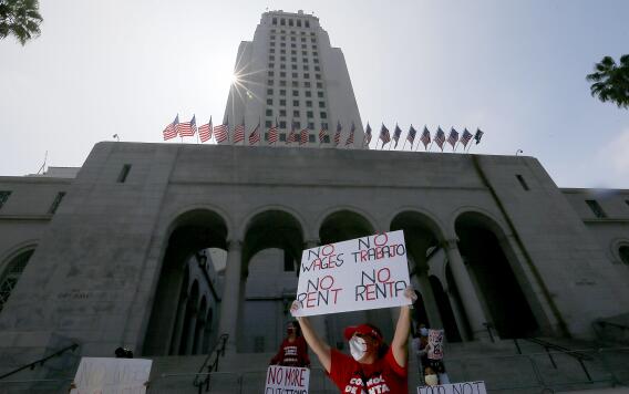 Selling Sunset Star Calls Out LA Landlords For Price Gouging After Fires Selling Sunset Star Calls Out LA Landlords For Price Gouging After Fires