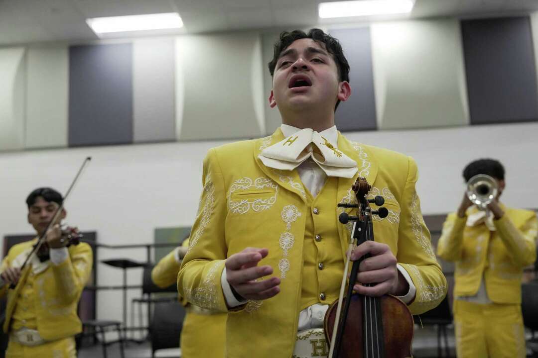 UIL State Bound: HISD Mariachi's Whataburger Video Goes Viral UIL State Bound: HISD Mariachi's Whataburger Video Goes Viral