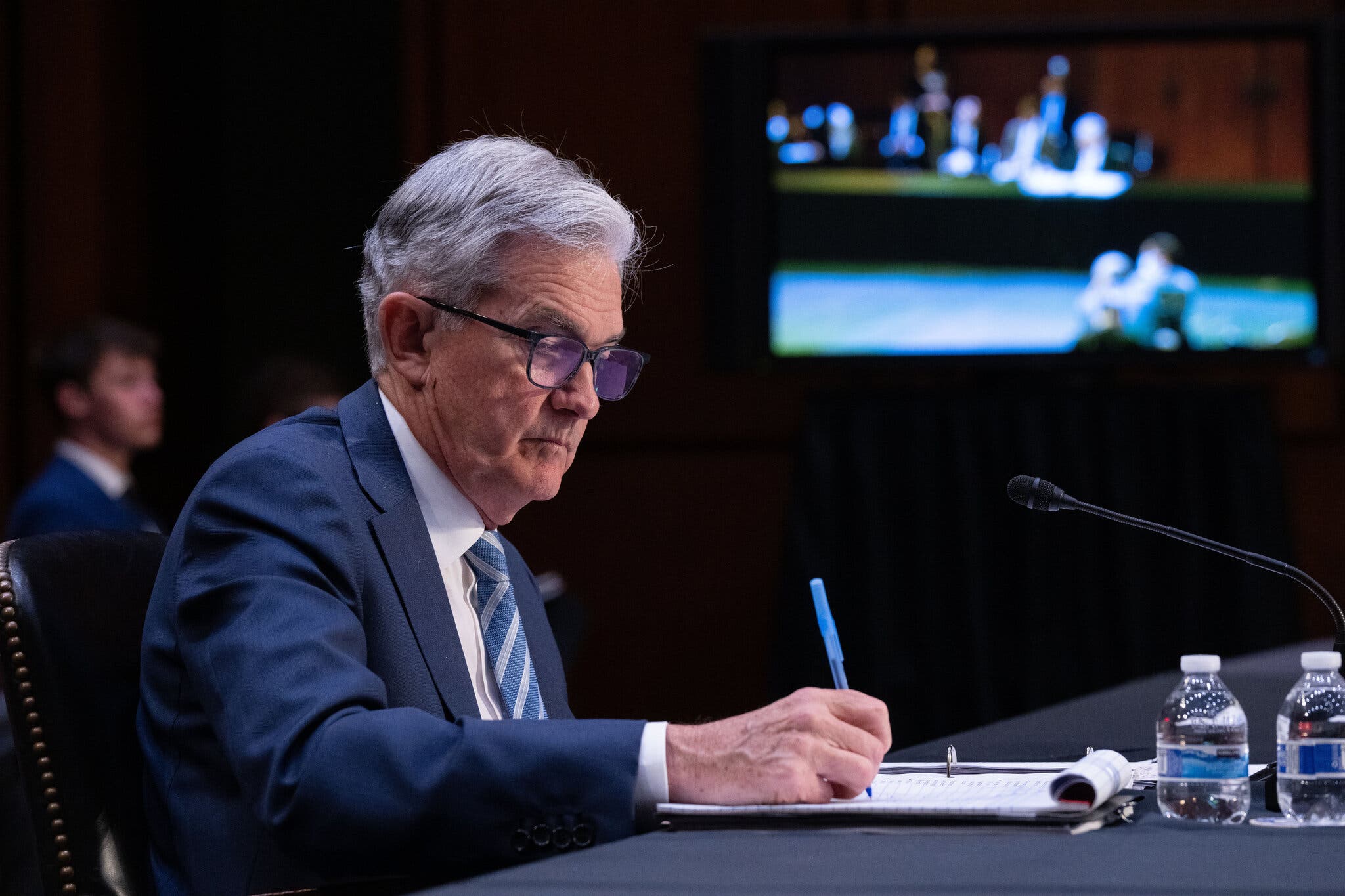 US Dollar Rises As Trump's Criticism Of Fed Chair Powell Subsides US Dollar Rises As Trump's Criticism Of Fed Chair Powell Subsides